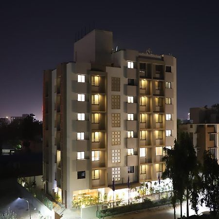 Ebony Residency Otel Amhedabad Dış mekan fotoğraf